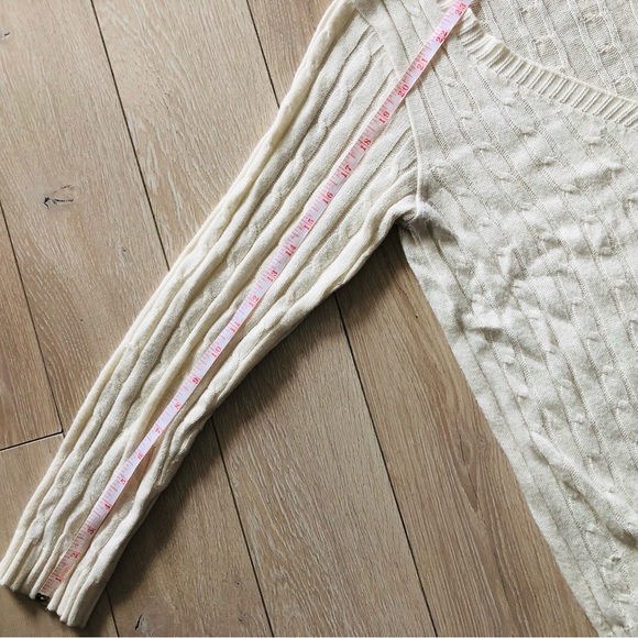 Sandra LF. Oliveira Classic Cable Knit V Neck Sweater in Off White Size M - Picture 7 of 9